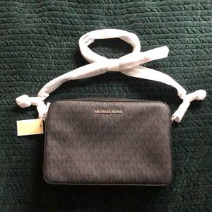 Michael Kors Jet Set crossbody bag